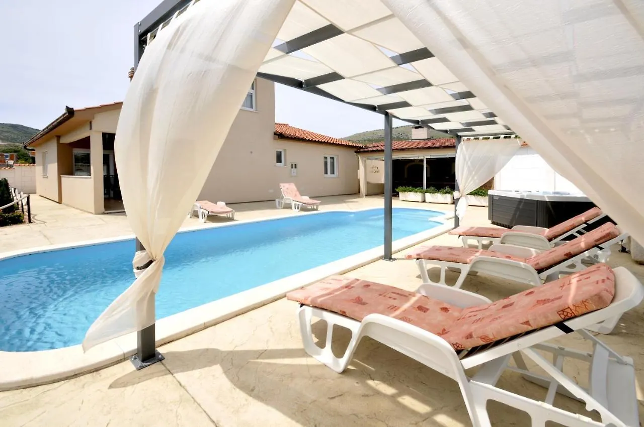 Luxury Villa With A Swimming Pool Plano, Trogir - 18490 0*,